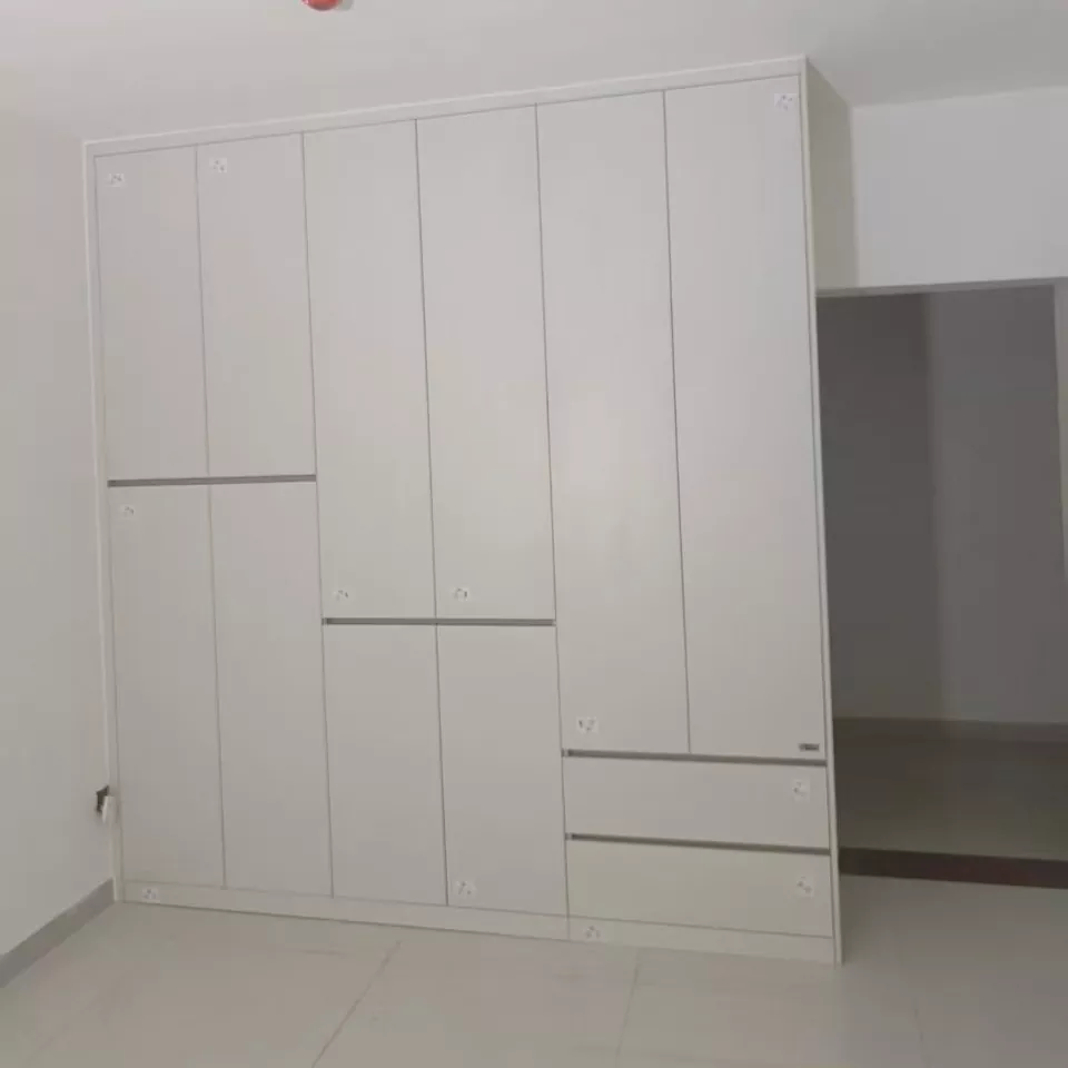 Ağcaqayın taxtası qarderobları Ağcaqayın taxtası qarderobları